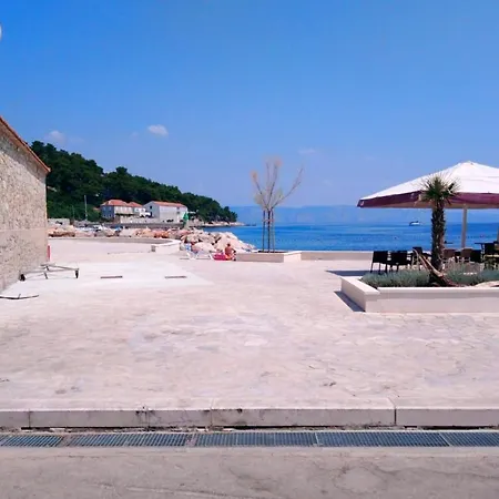 Guest house And With Parking Space Jelsa, Hvar - 4028