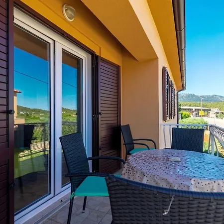 Guest house And With Parking Space Jelsa, Hvar - 4028 Jelsa (Hvar)