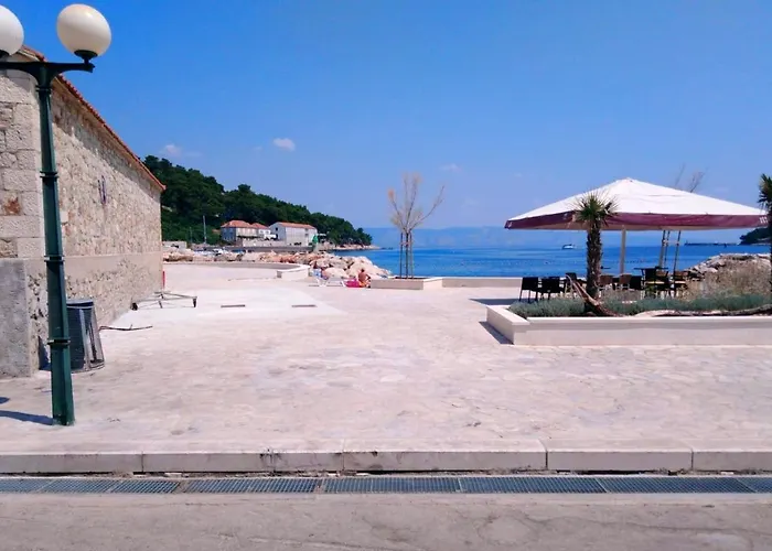 Konukevi And With Parking Space - Hvar - 4028